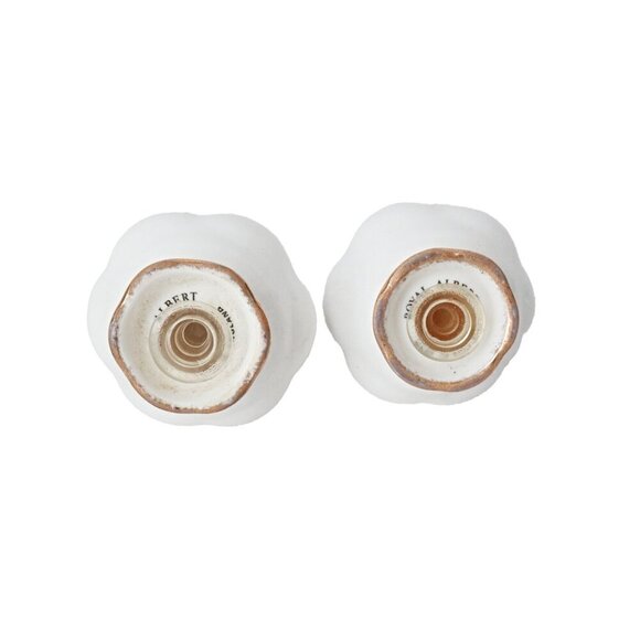 Vintage Royal Albert Salt & Pepper  Old Country Roses Porcelain Shakers - Picture 4 of 4